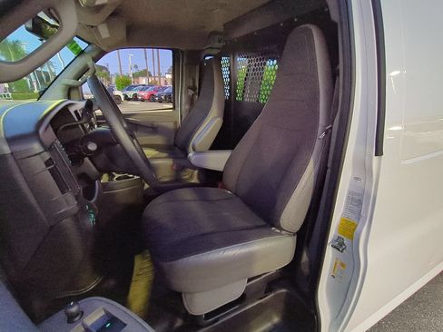 Used 2025 Chevrolet Express 2500 w/ Driver Convenience Package RWD image 17