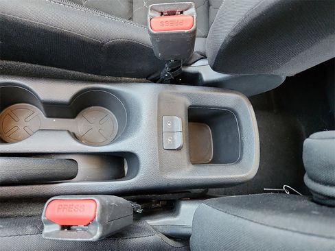 Used 2019 Nissan Kicks SV image 24