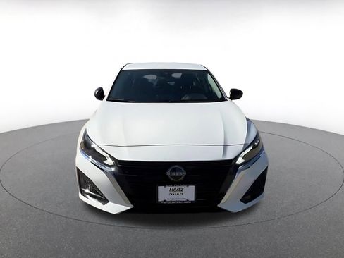 Used 2025 Nissan Altima 2.5 SV FWD image 4