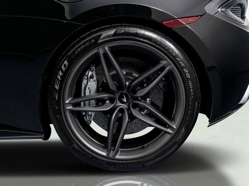 Used 2019 McLaren 570S Spider image 23