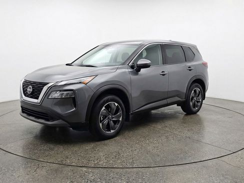 Used 2025 Nissan Rogue SV AWD/4WD image 3