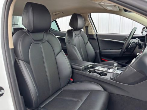 Used 2022 Genesis G70 2.0T image 37