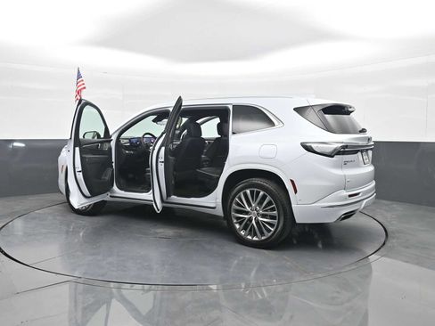 Used 2026 Buick Enclave Avenir w/ Super Cruise Package AWD/4WD image 55