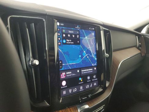 Certified 2024 Volvo XC60 B5 Plus w/ Protection Package Premier image 30