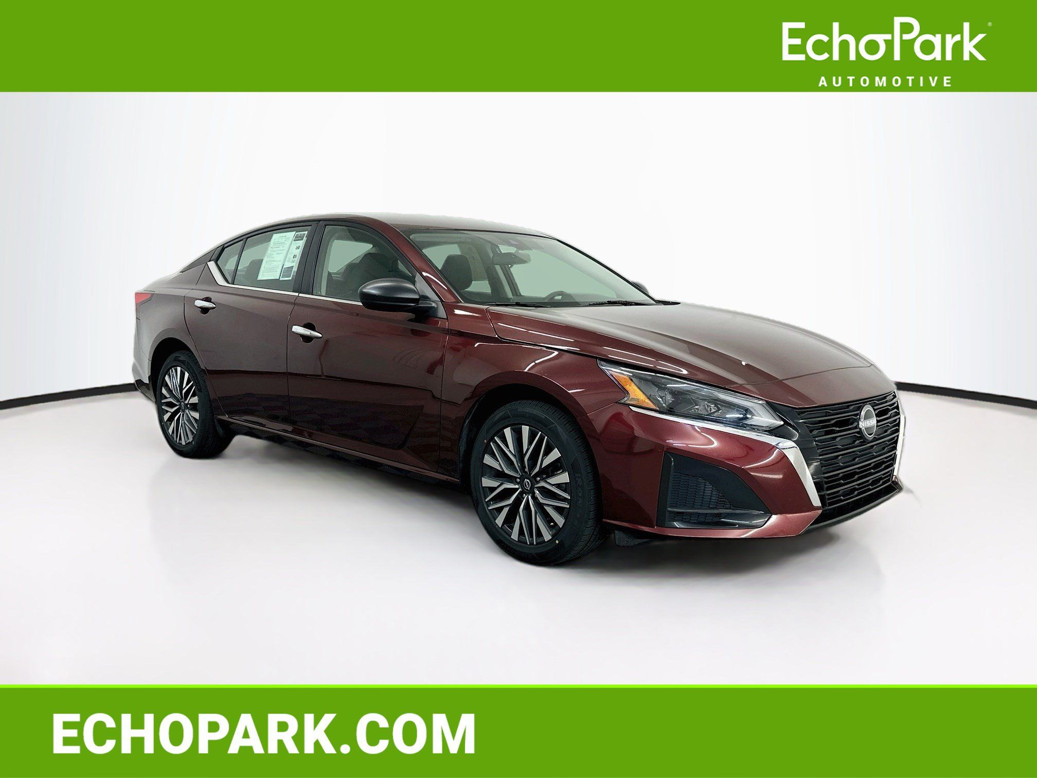 Used 2025 Nissan Altima 2.5 SV AWD/4WD image 1