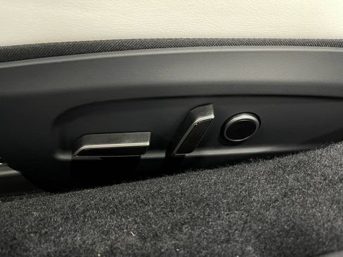 Used 2025 Tesla Model 3 Long Range AWD/4WD image 17