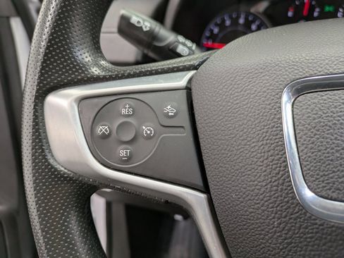 Used 2023 GMC Terrain SLE w/ Driver Convenience Package image 16