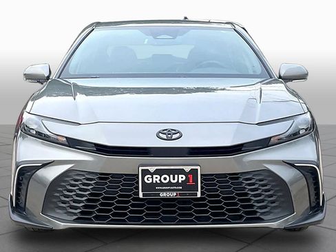 Used 2025 Toyota Camry SE w/ Convenience Package FWD image 4