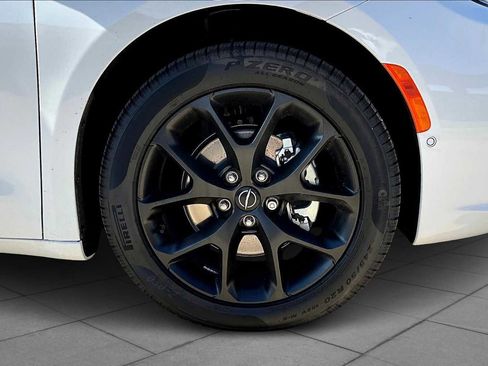 New 2026 Chrysler Pacifica Limited w/ S Appearance Package image 12