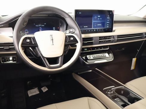 New 2026 Lincoln Corsair Premiere image 2