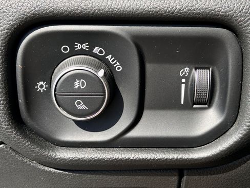 Used 2022 RAM 1500 Big Horn image 24