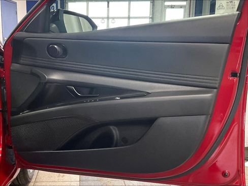 Certified 2025 Hyundai Elantra Sport image 24