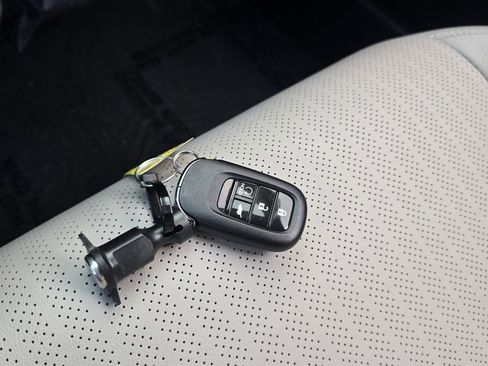 Used 2024 Honda Civic EX-L image 18