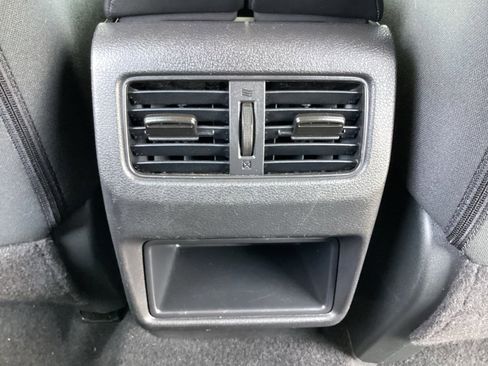 Used 2024 Nissan Rogue S FWD image 27