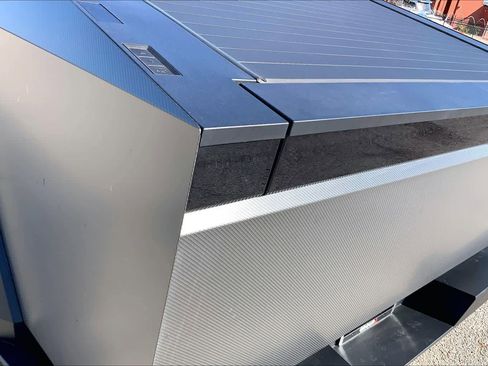 Used 2024 Tesla Cybertruck AWD Crew Cab image 27