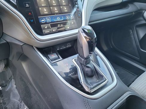 Used 2024 Subaru Outback Premium AWD/4WD image 21