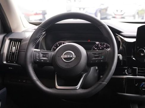 Certified 2025 Nissan Pathfinder SL w/ SL Premium Package FWD image 27