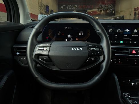 Used 2026 Kia Sportage LX AWD/4WD image 33