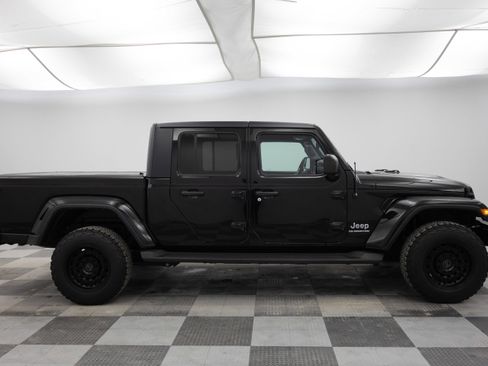 Used 2022 Jeep Gladiator Overland w/ Popular Equipment Package image 12