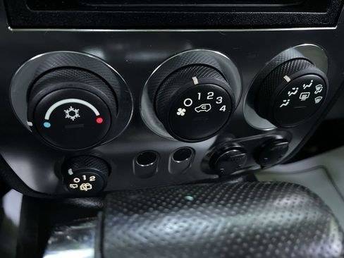 Used 2006 HUMMER H3 image 22