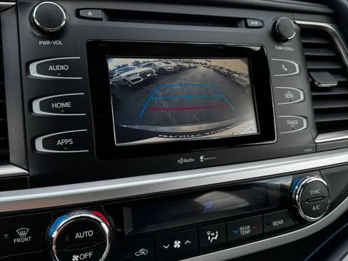 Used 2015 Toyota Highlander Plus AWD/4WD image 36