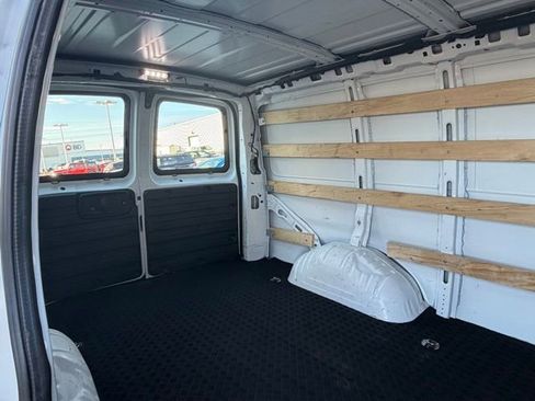 Used 2023 Chevrolet Express 2500 w/ Driver Convenience Package image 12