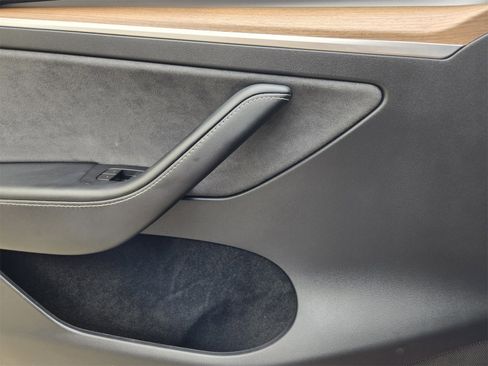 Used 2023 Tesla Model Y Long Range image 19