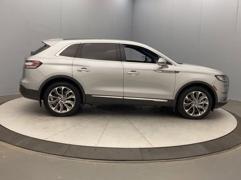 Used 2021 Lincoln Nautilus Reserve AWD/4WD image 6