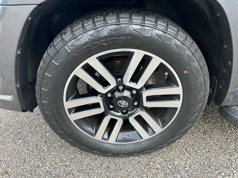 Used 2020 Toyota 4Runner Limited image 9