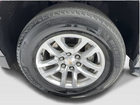 Used 2024 Chevrolet Tahoe LT RWD image 12