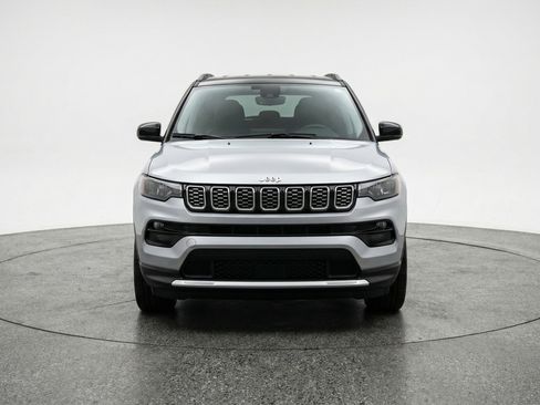 Used 2025 Jeep Compass Limited image 2