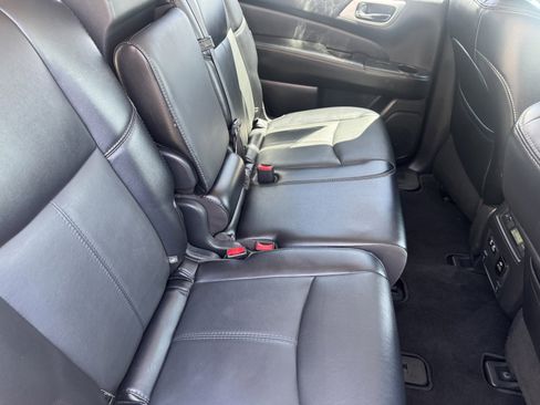 Used 2020 Nissan Pathfinder SL image 14