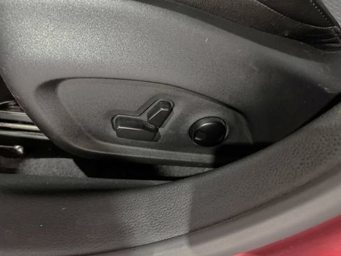 Used 2025 Jeep Compass Latitude w/ Sun & Sound Group AWD/4WD image 19