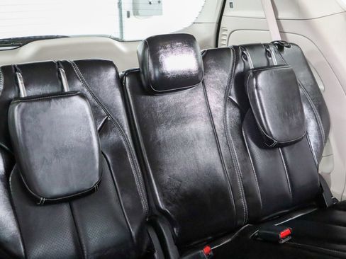 Used 2023 Chrysler Pacifica Touring-L FWD image 29