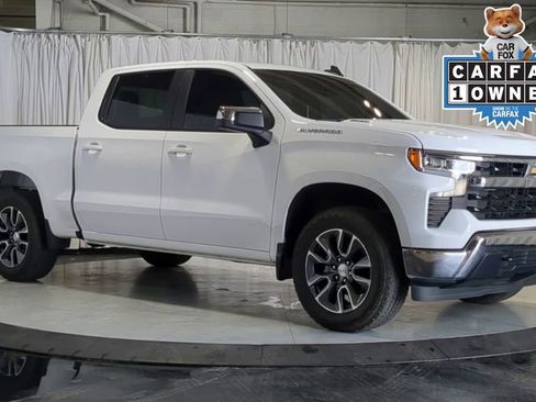 Used 2024 Chevrolet Silverado 1500 LT AWD/4WD image 2