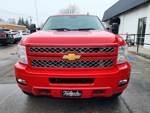 Used 2014 Chevrolet Silverado 2500 LT w/ Z71 Appearance Package AWD/4WD image 3
