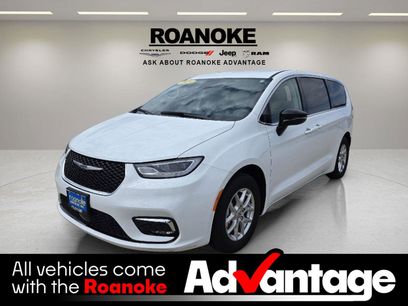 Used 2024 Chrysler Pacifica Touring-L