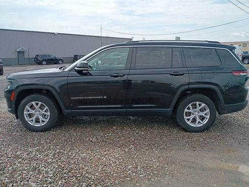 Used 2023 Jeep Grand Cherokee L Limited AWD/4WD image 14