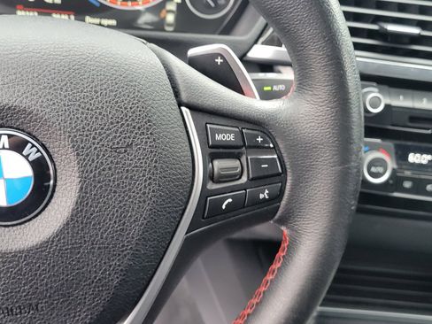 Used 2018 BMW 330i xDrive Sedan AWD/4WD image 23