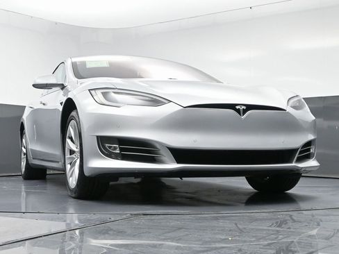 Used 2017 Tesla Model S 75 image 55