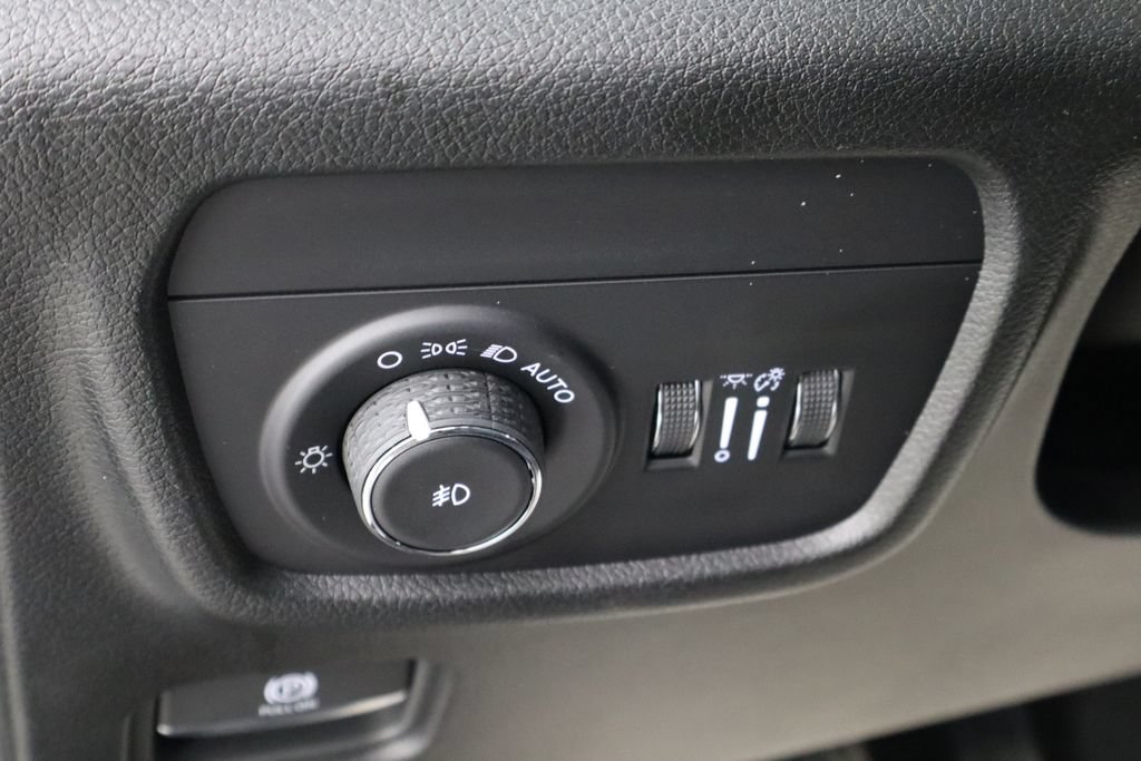 Used 2025 Jeep Grand Cherokee Summit AWD/4WD image 24
