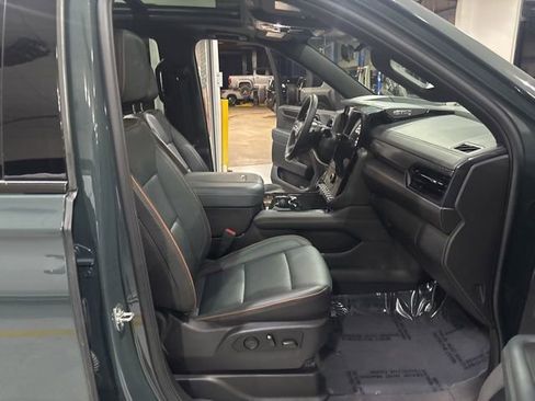 Used 2026 GMC Yukon AT4 w/ AT4 Premium Package AWD/4WD image 42