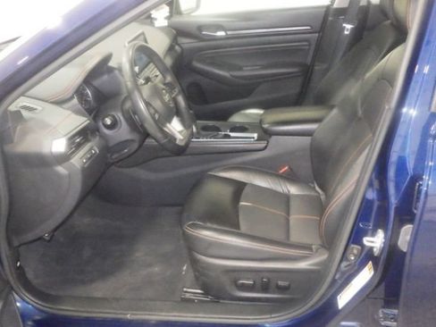 Used 2021 Nissan Altima 2.5 SR w/ SR Premium Package FWD image 8