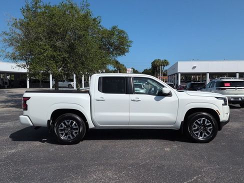 Certified 2022 Nissan Frontier SV RWD image 3