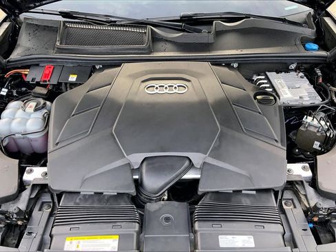 Used 2019 Audi Q8 Premium Plus image 32