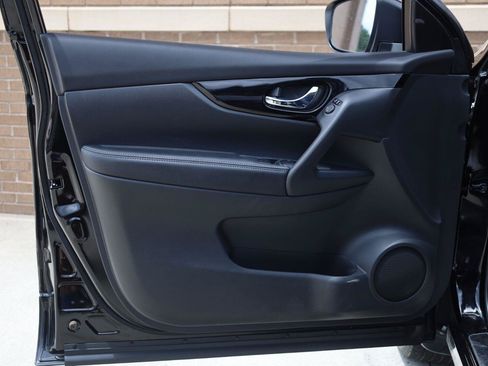Used 2019 Nissan Rogue Sport SV w/ Technology Package FWD image 15