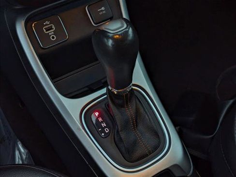 Used 2018 Jeep Compass Latitude image 12