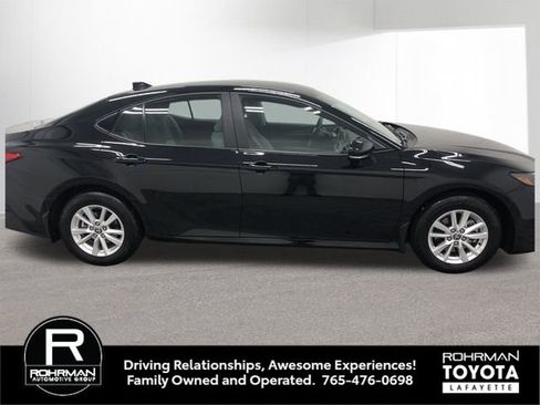Used 2025 Toyota Camry LE image 7