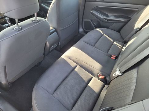 Used 2024 Nissan Altima 2.5 SV FWD image 8