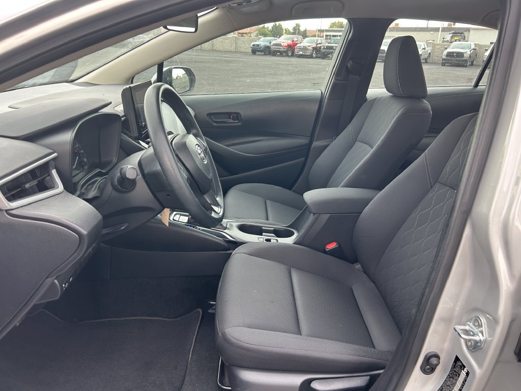 Used 2025 Toyota Corolla LE FWD image 20